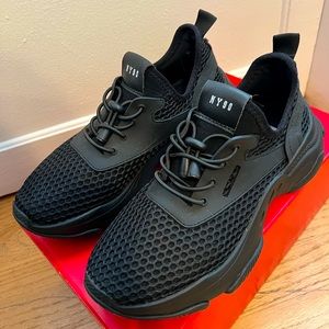 Steve Madden Milo NY90 black size 7.5